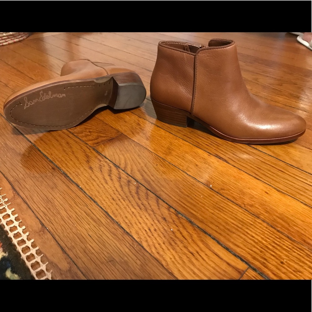Sam Edelman “Petty” Chelsea tan ankle booties